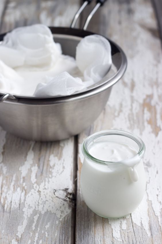 What Are The Difference Between Curd And Yogurt? - cover